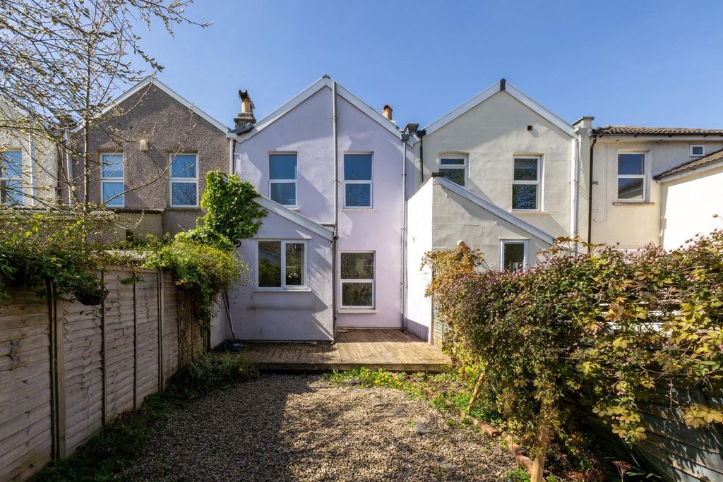 Property photo 3 of 18 61 Oak Road, Bs7-21.Jpg