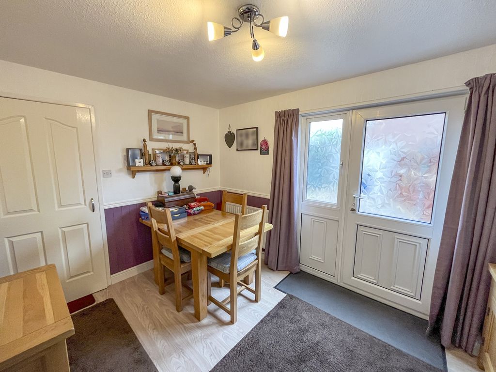 Property photo 3 of 16 Dining Room