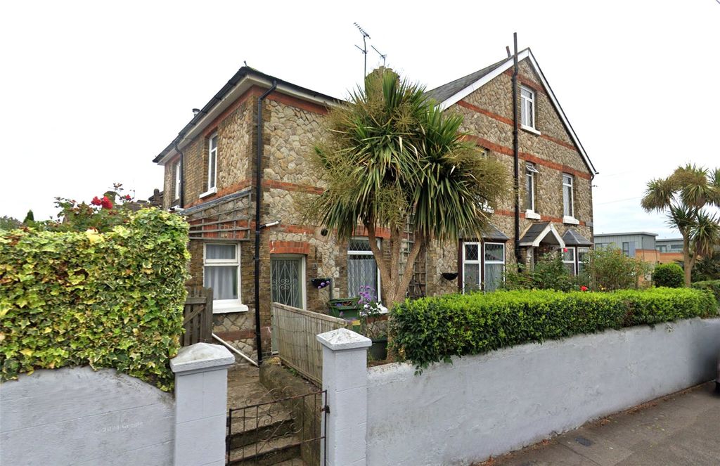 Property photo 1 of 16 External