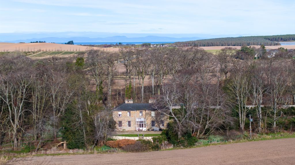 Property photo 2 of 26