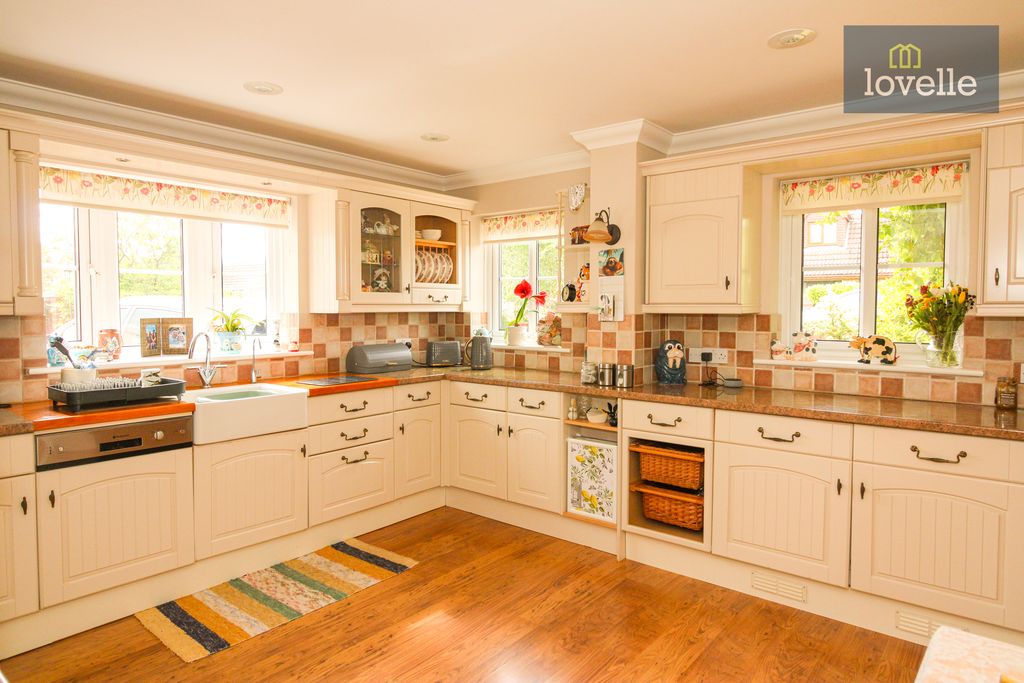 Property photo 3 of 34