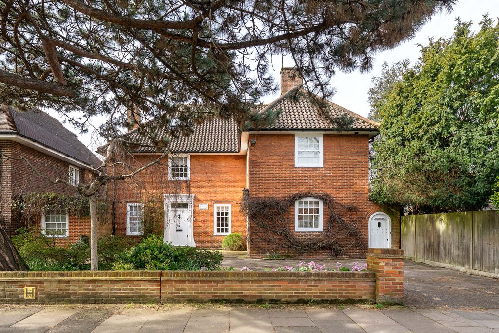 Property photo 1 of 18