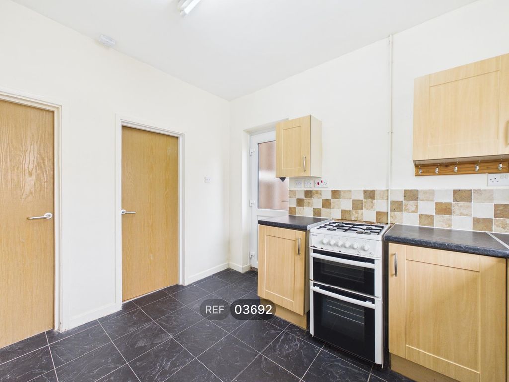 Property photo 3 of 15 Kitchen
