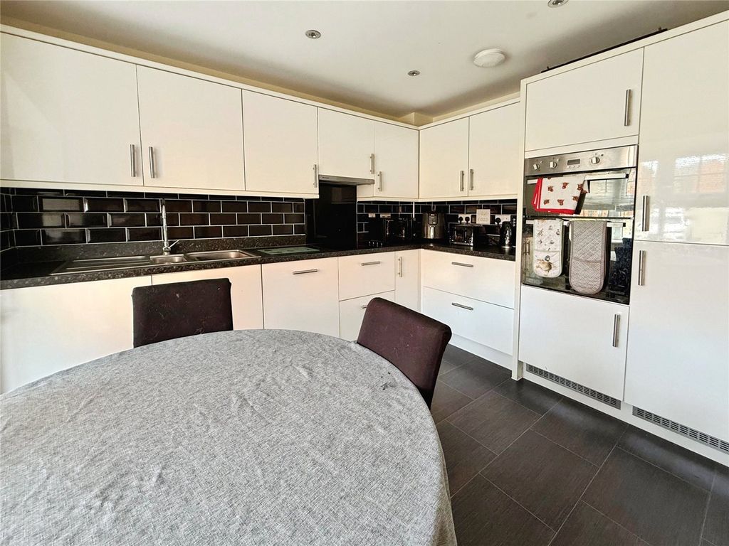 Property photo 2 of 14 Kitchen