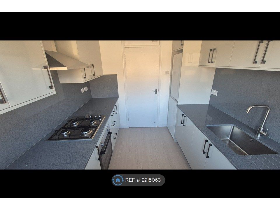 Property photo 1 of 14 Kitchen 1