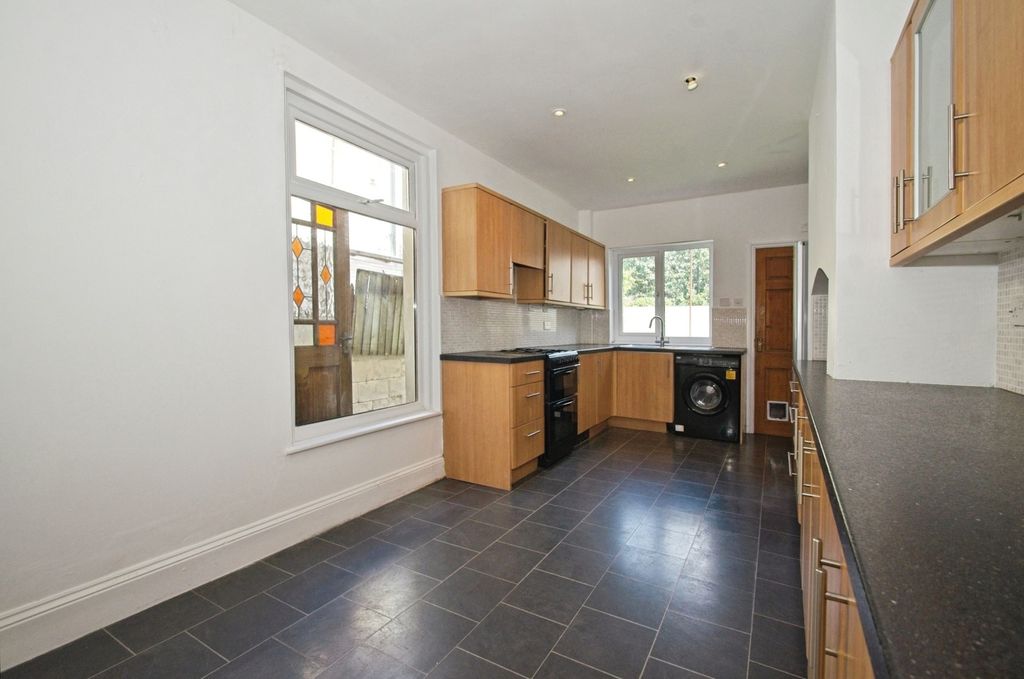 Property photo 3 of 17 Kitchen/Diner