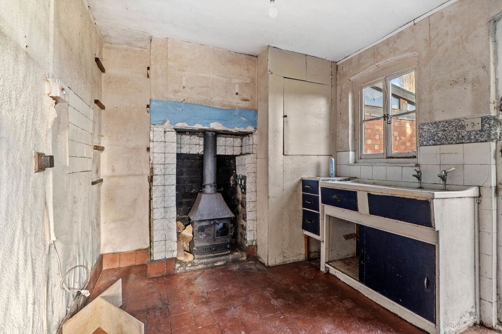 Property photo 2 of 13