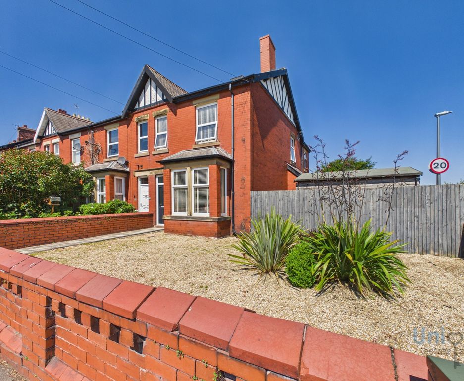 Property photo 1 of 31