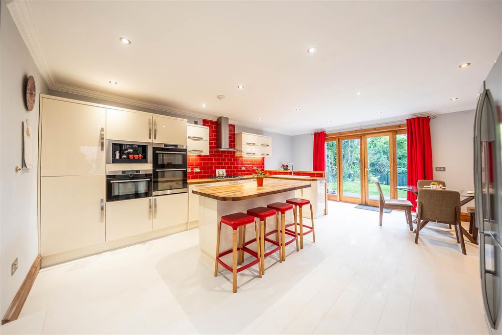 Property photo 2 of 43 Dsc06073-Hdr.Jpg