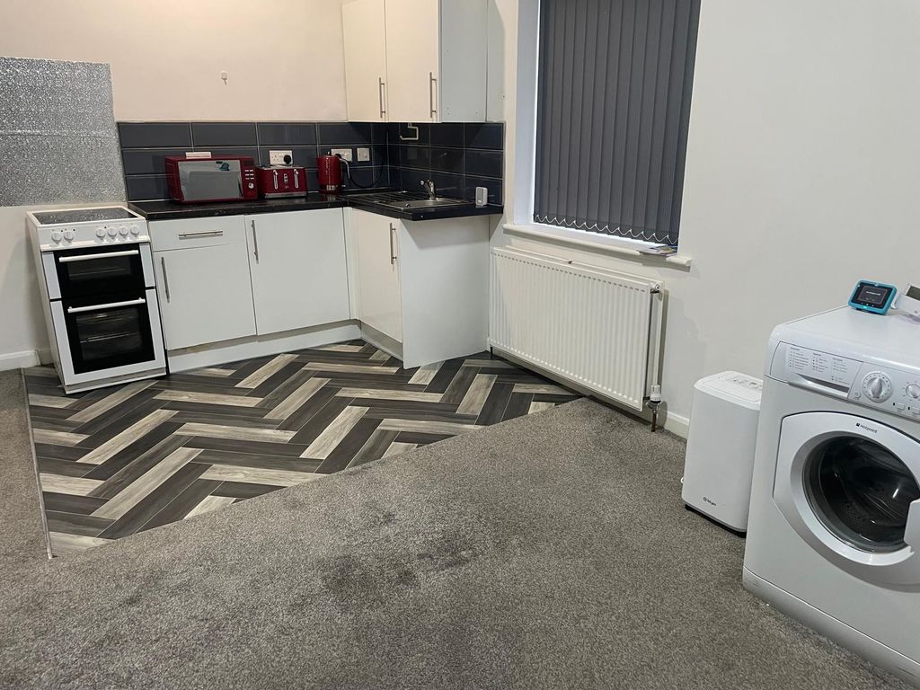 Property photo 1 of 8 Flat 2, 78 Westcroft Road, Bd7 3Ej