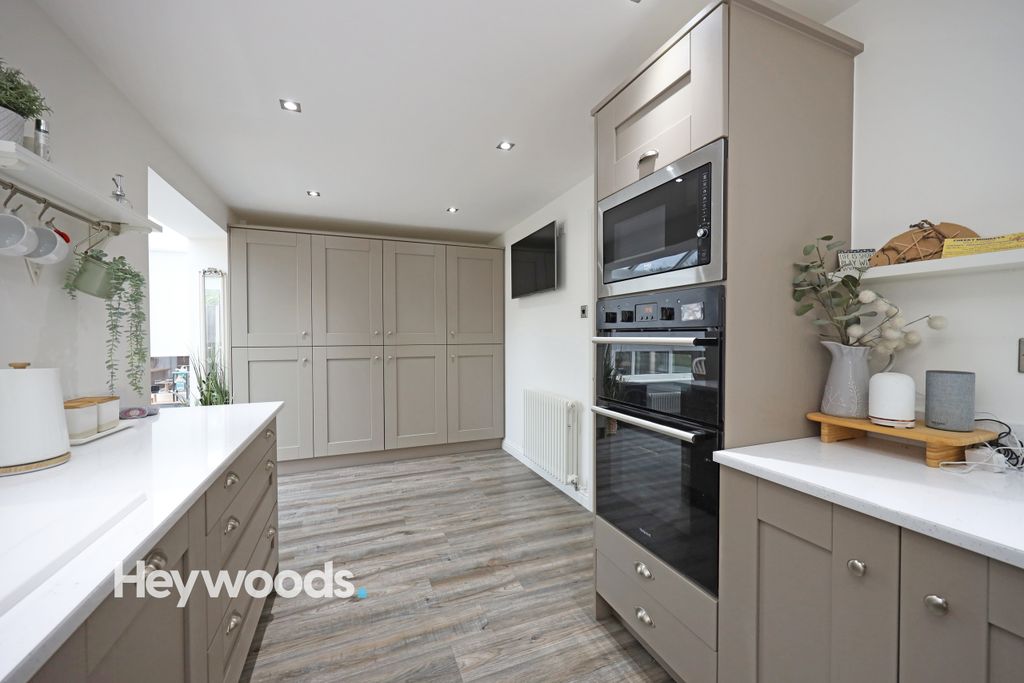 Property photo 3 of 40 099A2390