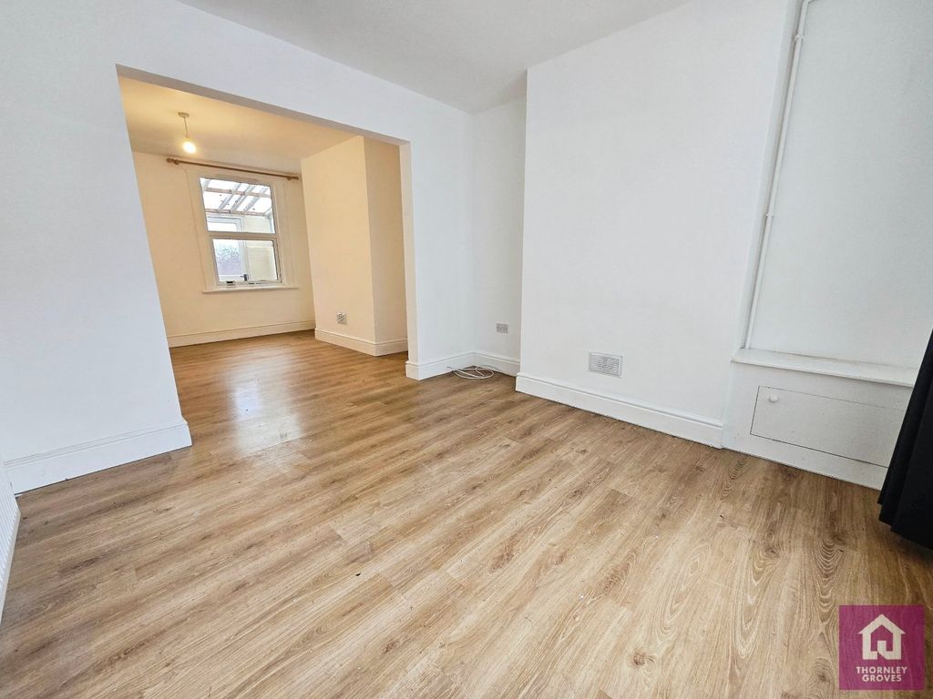 Property photo 2 of 15 Picture No. 37