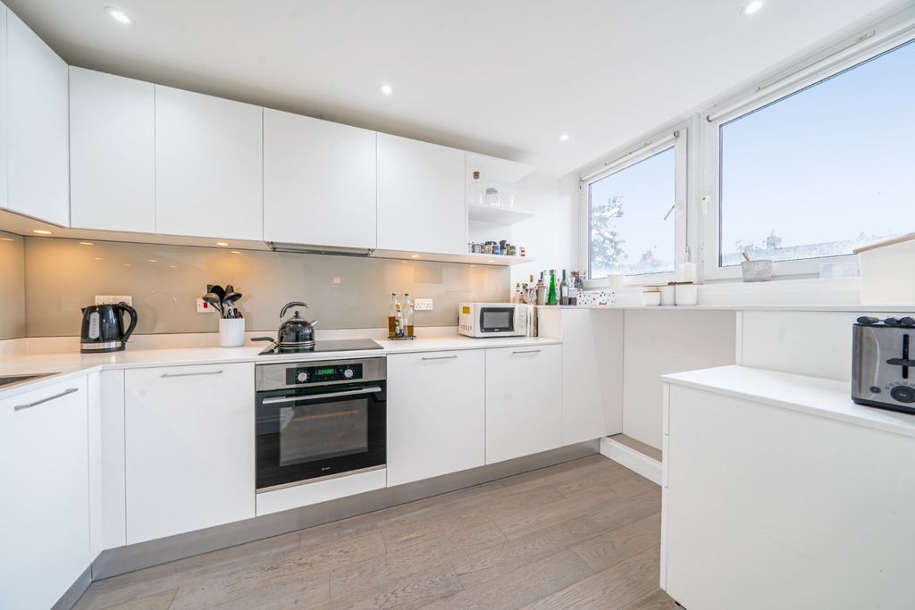 Property photo 2 of 9 Picture No. 35