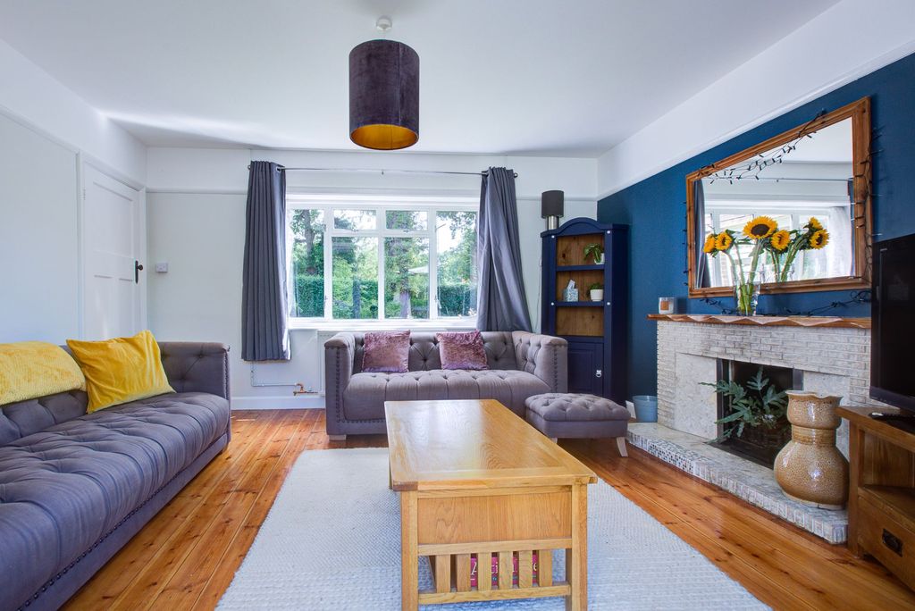 Property photo 3 of 34