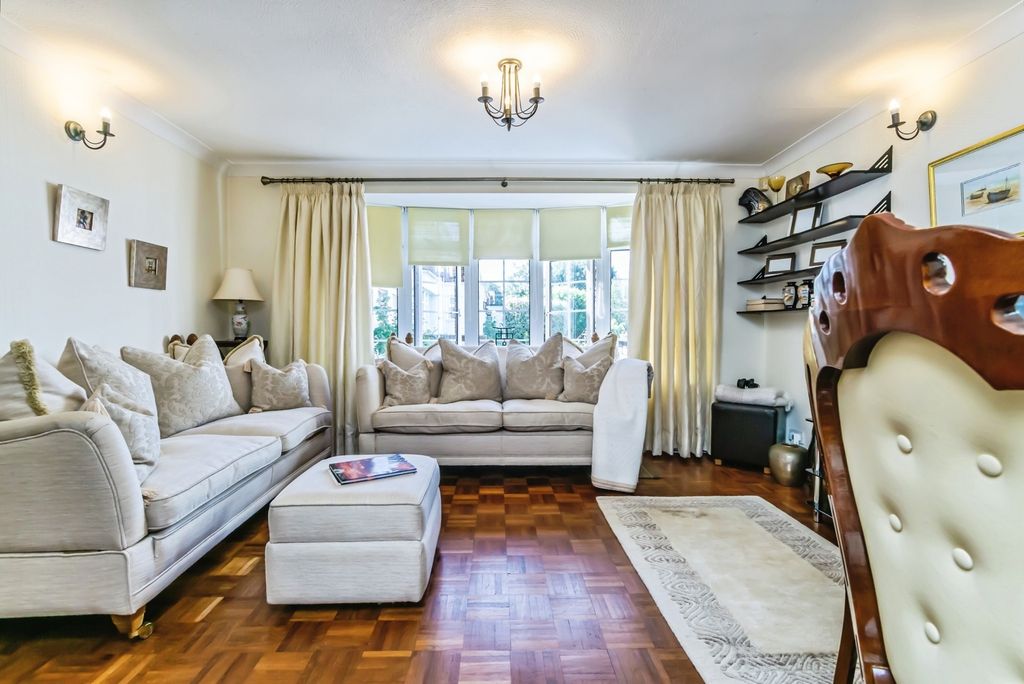 Property photo 2 of 19 Pbox-Img.Jpg