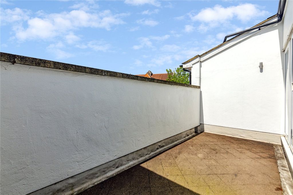 Property photo 2 of 16 Balcony