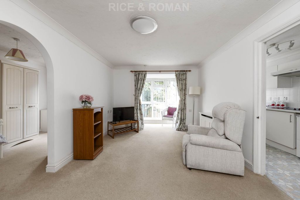 Property photo 3 of 14
