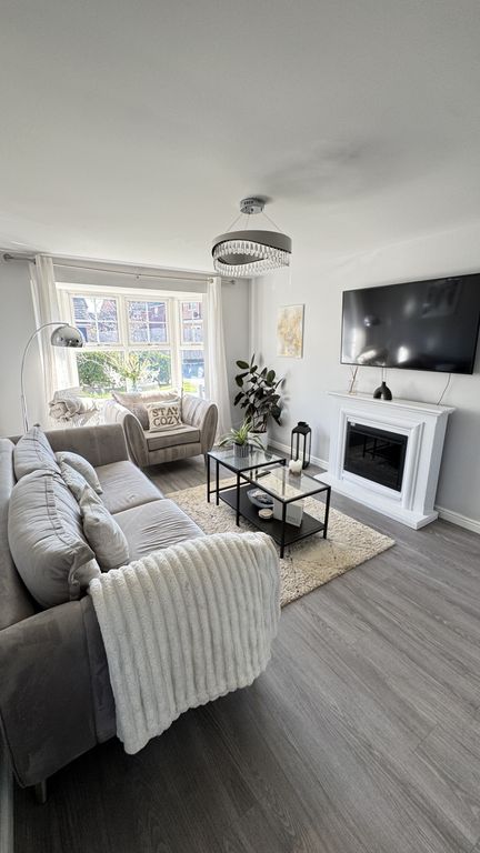 Property photo 2 of 30 Living Room