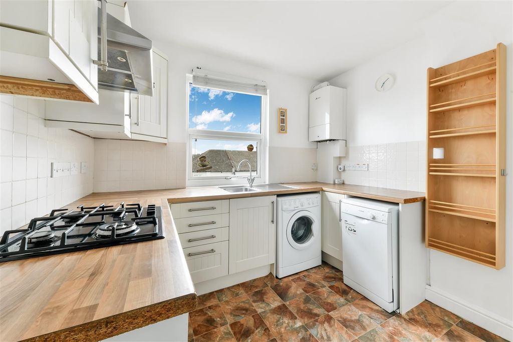 Property photo 2 of 9