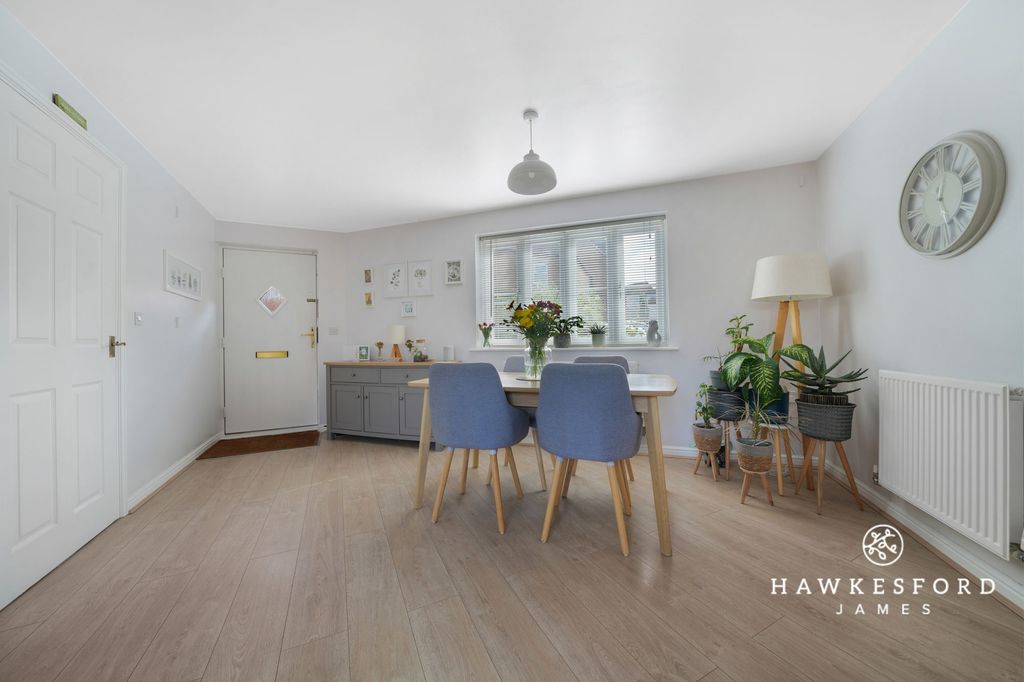 Property photo 3 of 21 Edward Drive, Sittingbourne - Kitchen/Diner