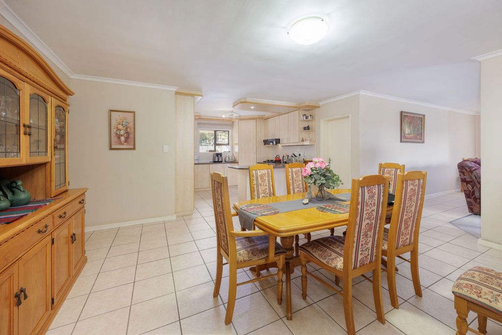 Property photo 3 of 14 Dbv1737993