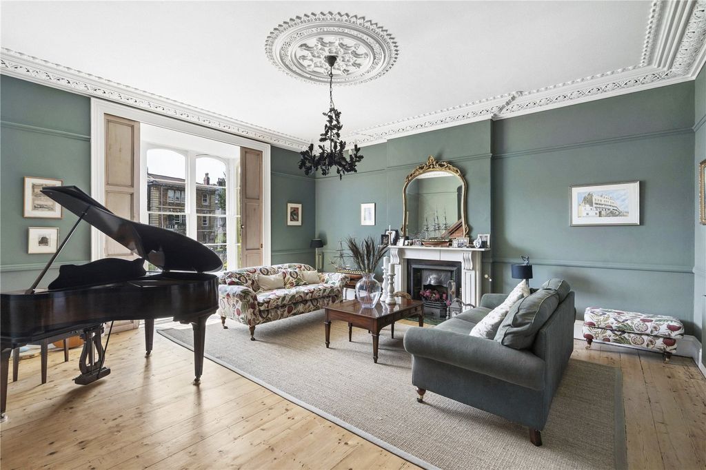 Property photo 3 of 18 Drawing Room