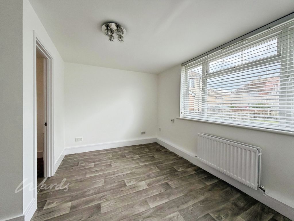 Property photo 2 of 7 Barnet Lounge Use