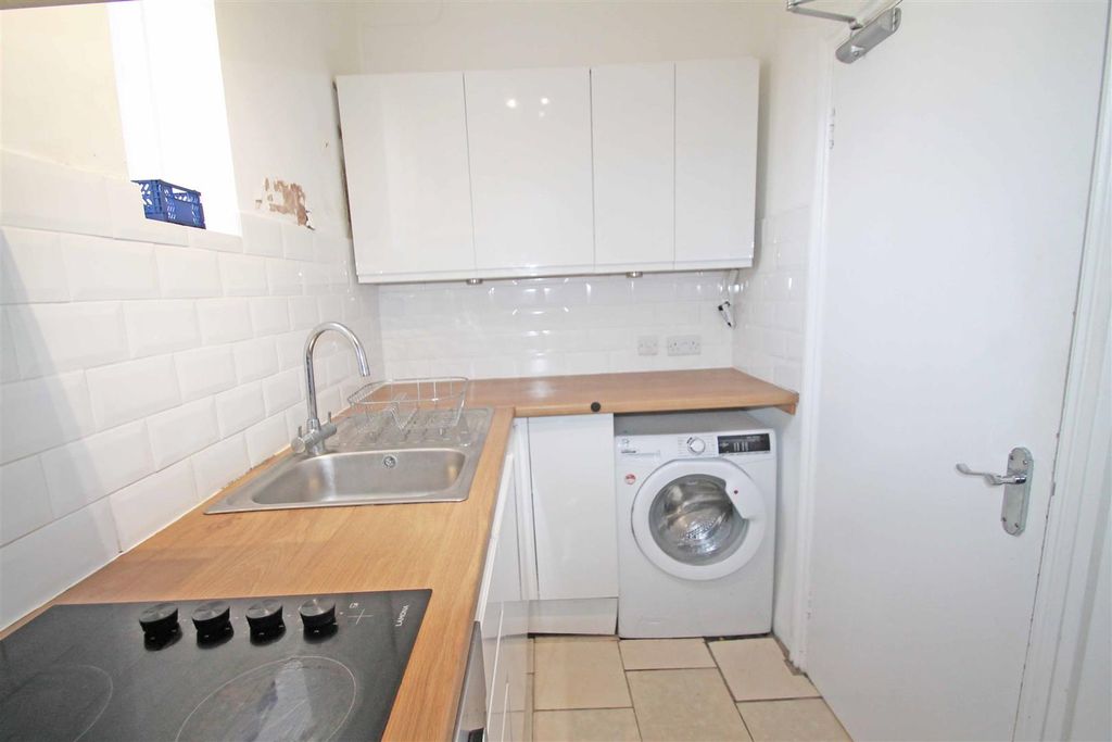 Property photo 3 of 12 Kitchen