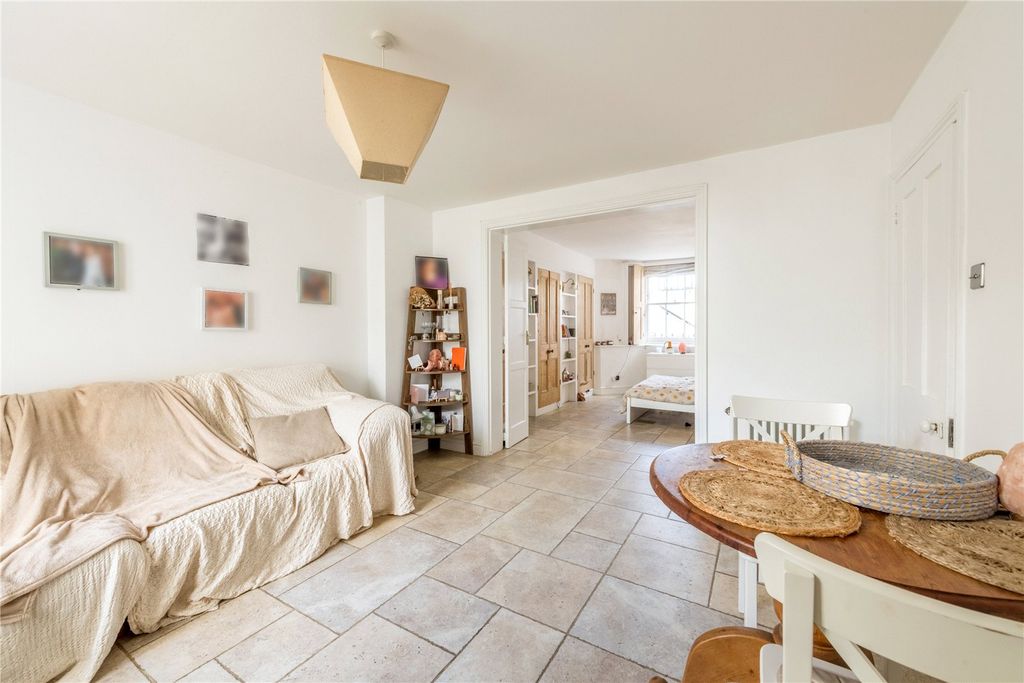 Property photo 2 of 13 Picture No. 01