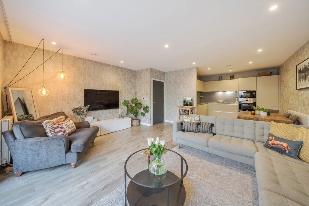 Property photo 3 of 22 1446902-14-69E797...