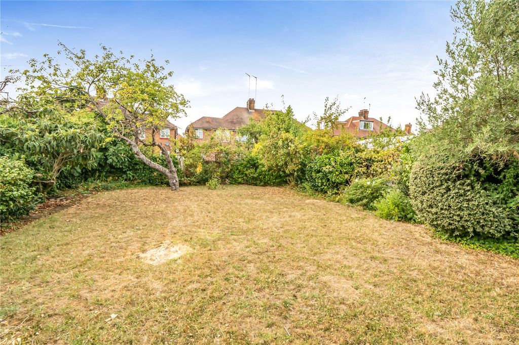 Property photo 3 of 16 Picture No. 12