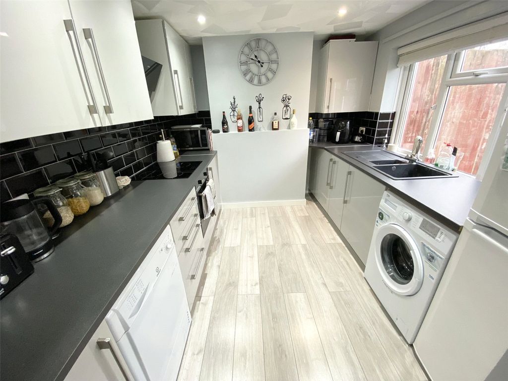 Property photo 2 of 16 Picture No. 07