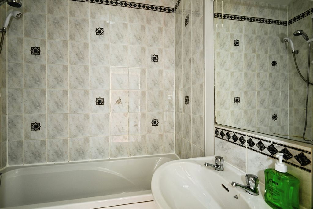 Property photo 3 of 13 Photo