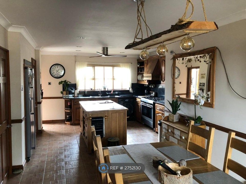 Property photo 1 of 9 Kitchen Dinning Room