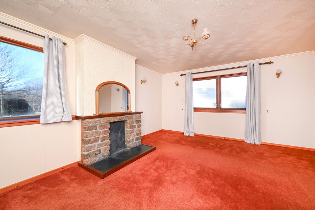 Property photo 3 of 27