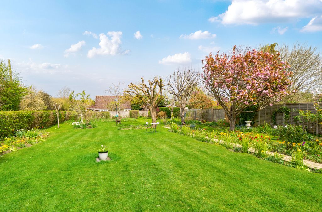 Property photo 2 of 26 Generous Plot