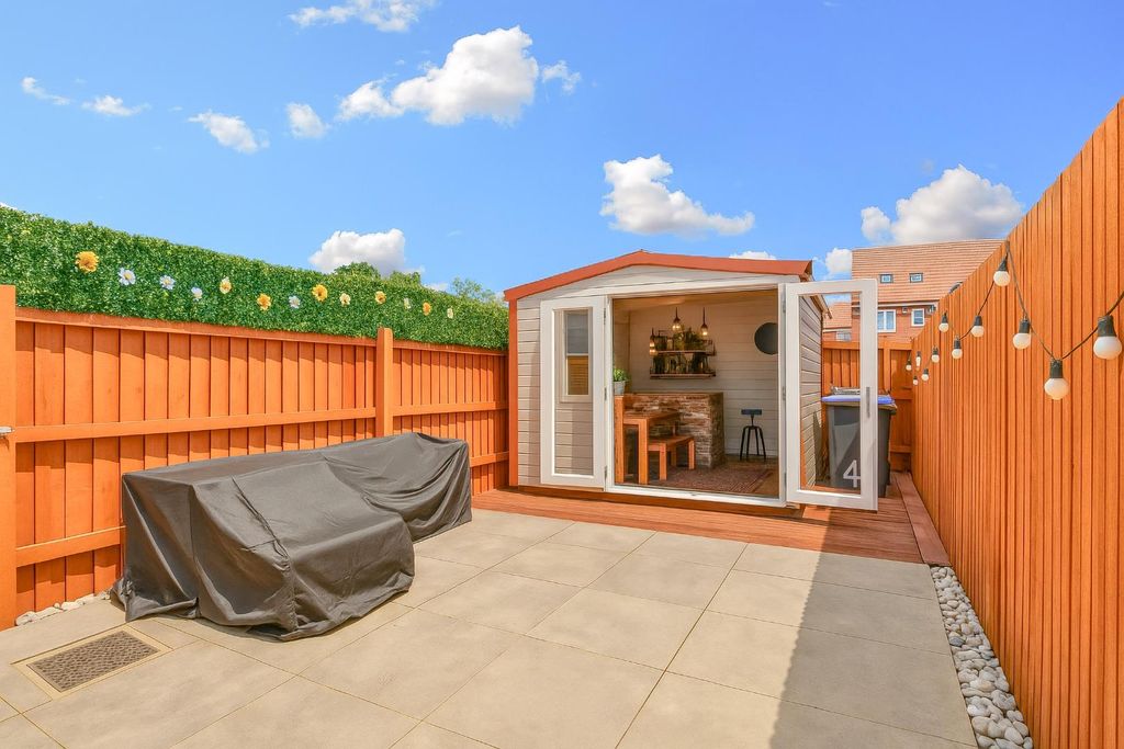 Property photo 2 of 20 Enclosed Rear Garden