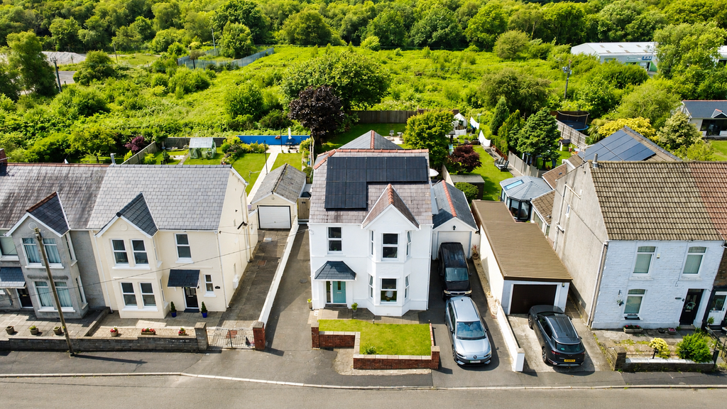 Property photo 1 of 31