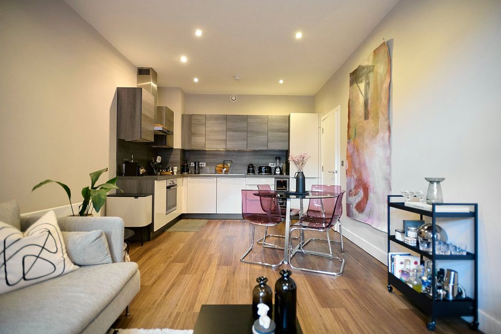Property photo 2 of 12 Picture No. 04