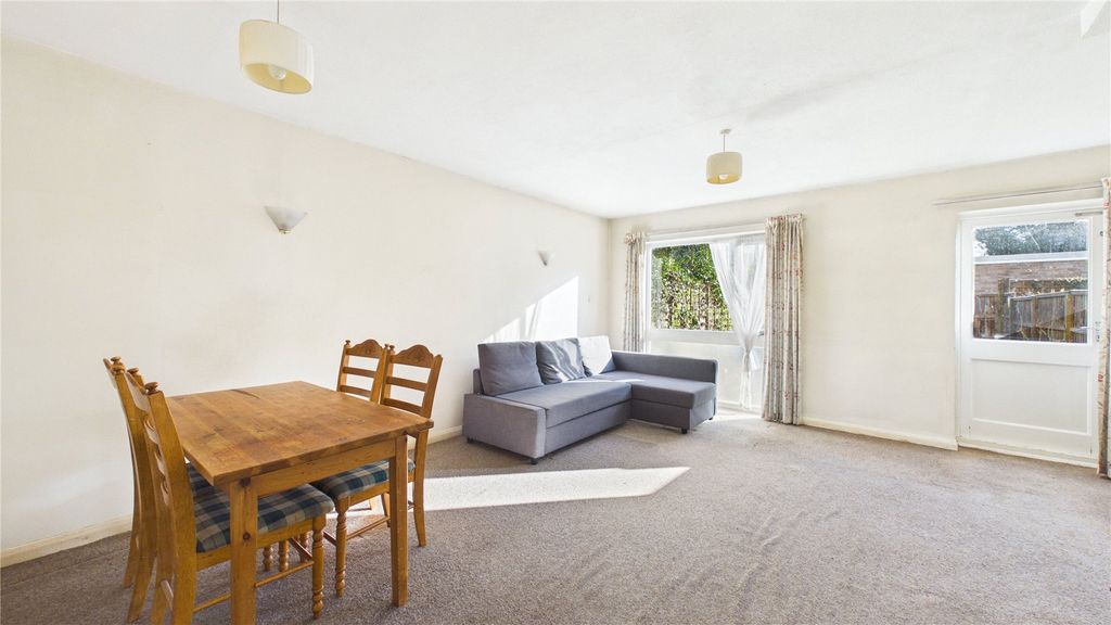 Property photo 2 of 12 Picture 2