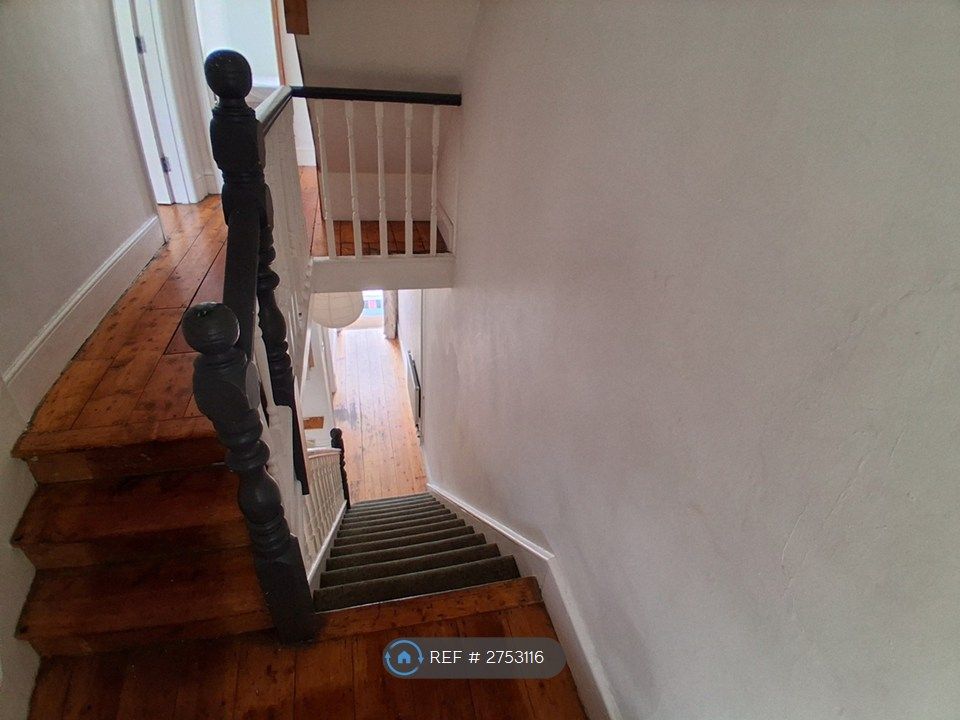 Property photo 1 of 18 Stairs To Ground Floor