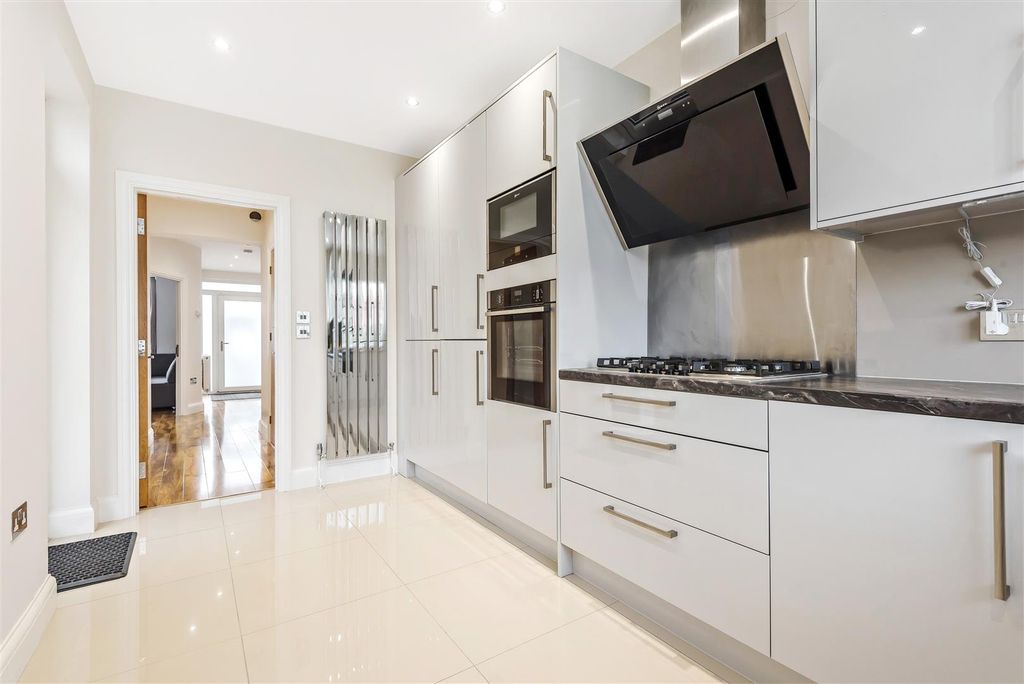 Property photo 1 of 12 Kitchen To Door.Jpg