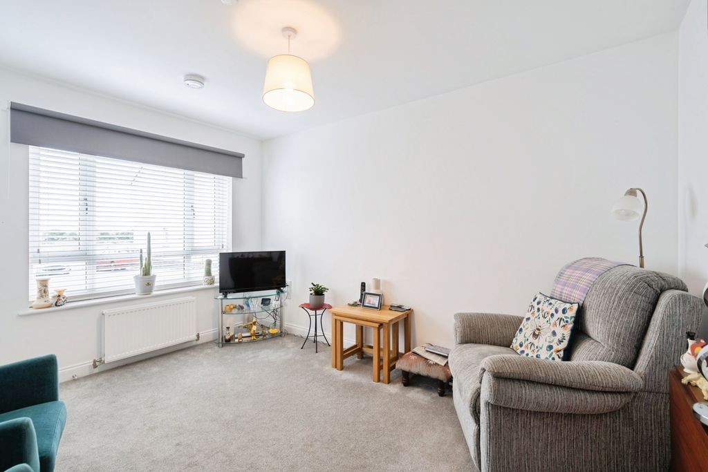 Property photo 3 of 19 Pbox-Img.Jpg