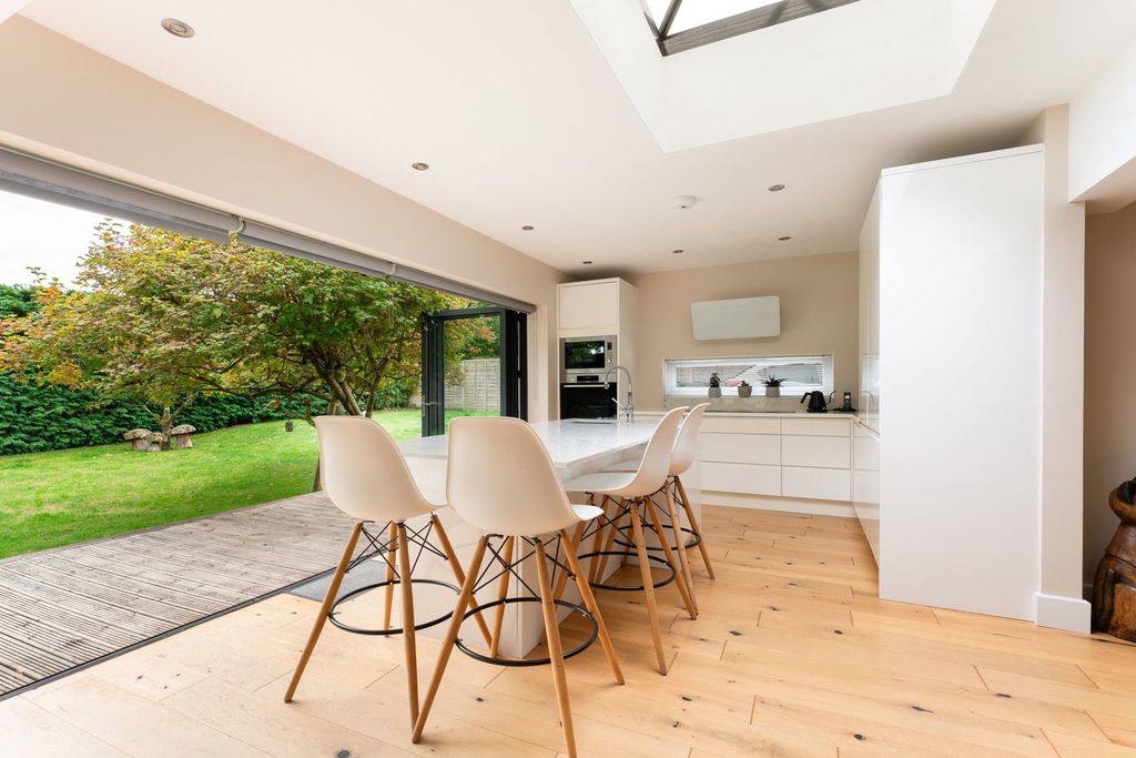 Property photo 3 of 21