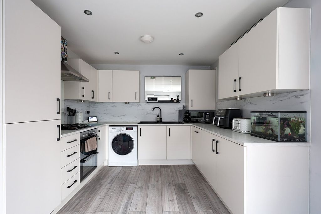 Property photo 3 of 20 4790244