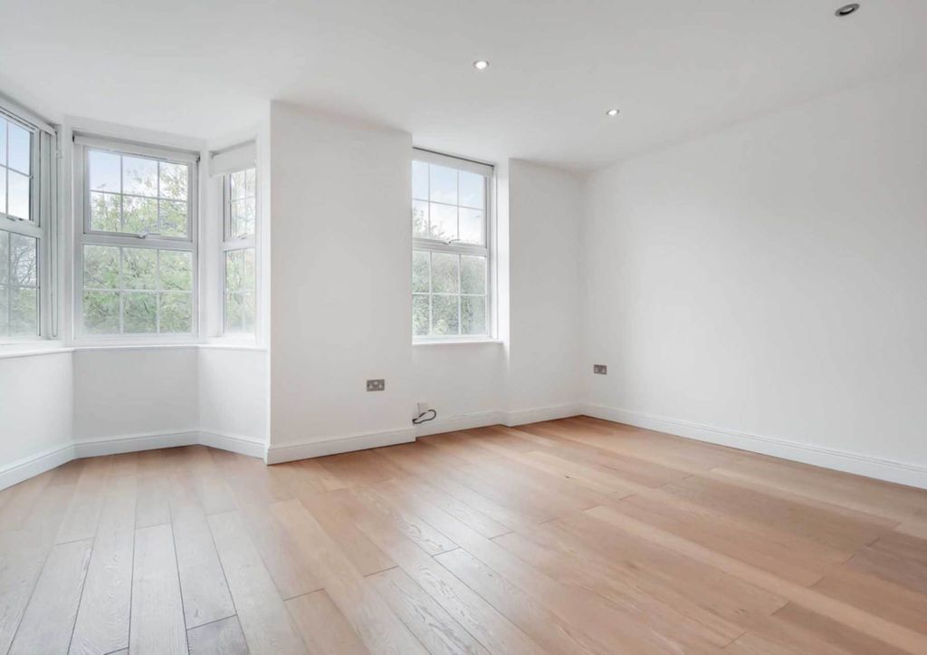 Property photo 3 of 3