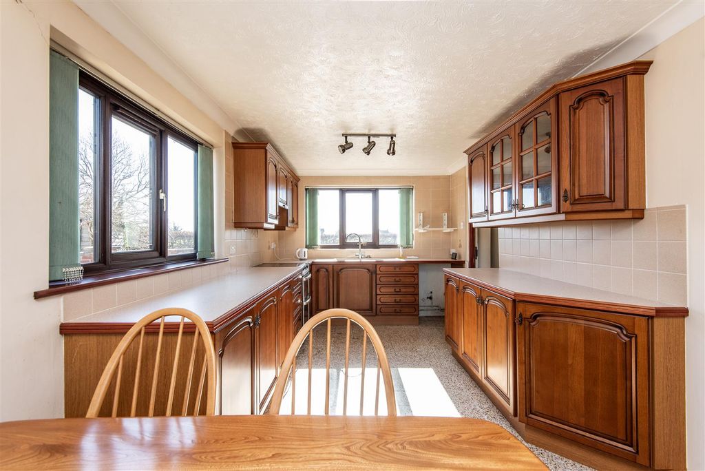 Property photo 3 of 37 Dsc_9240.Jpg