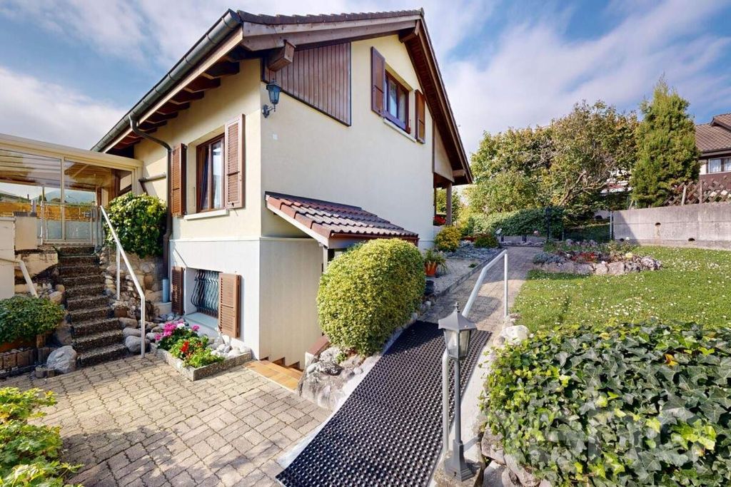 Property photo 2 of 12