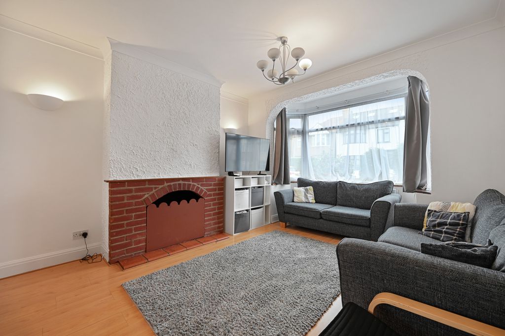 Property photo 2 of 11 11