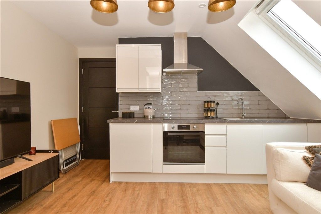 Property photo 2 of 9 Kitchen